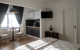 The Urban Retreat - Sophie Suite